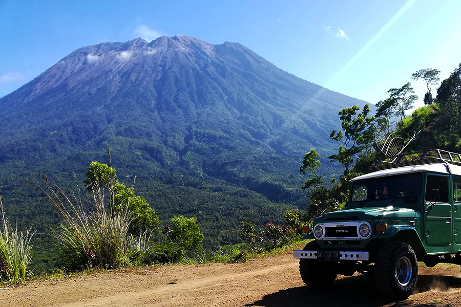 Overland Sibetan hill